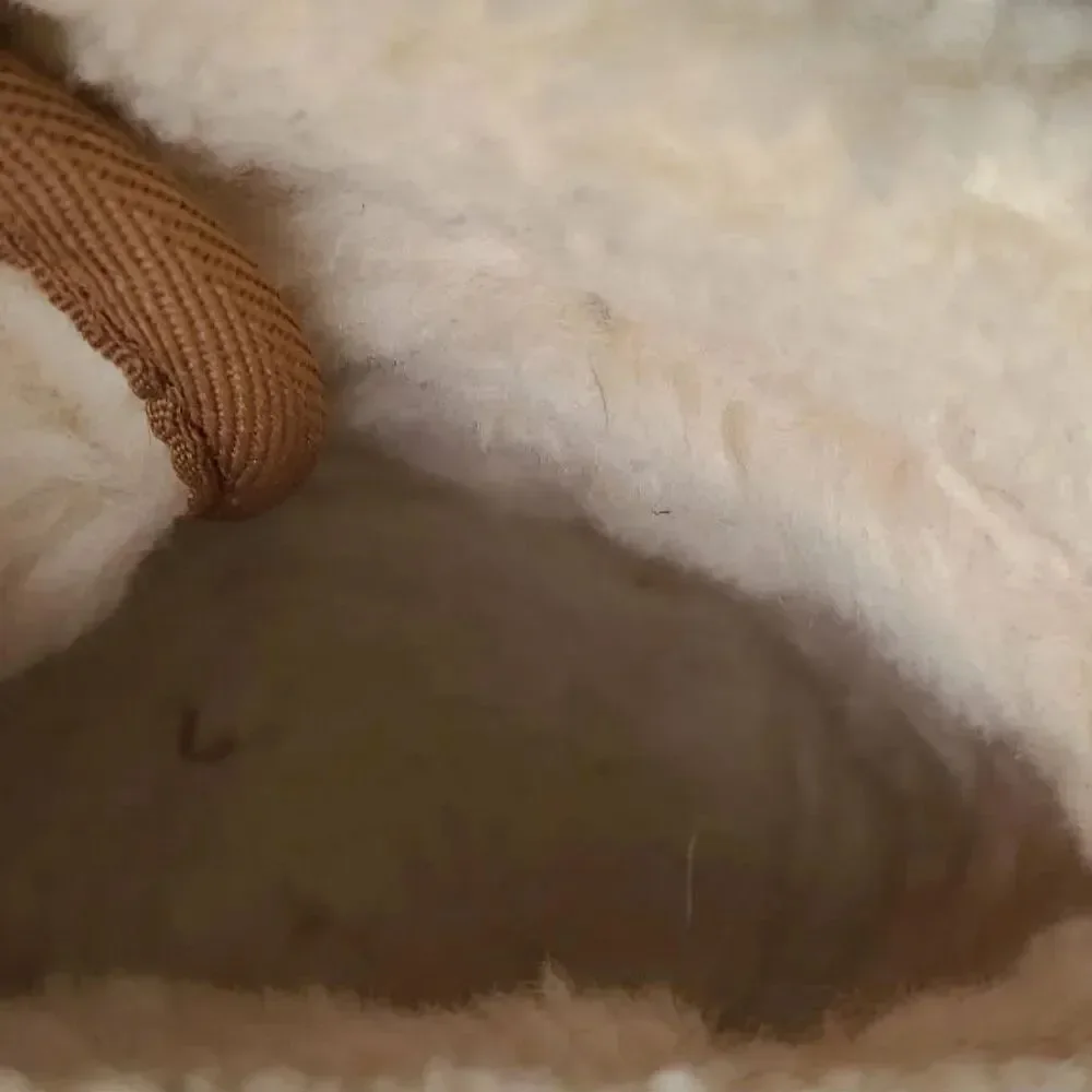 UGG bottom shoe